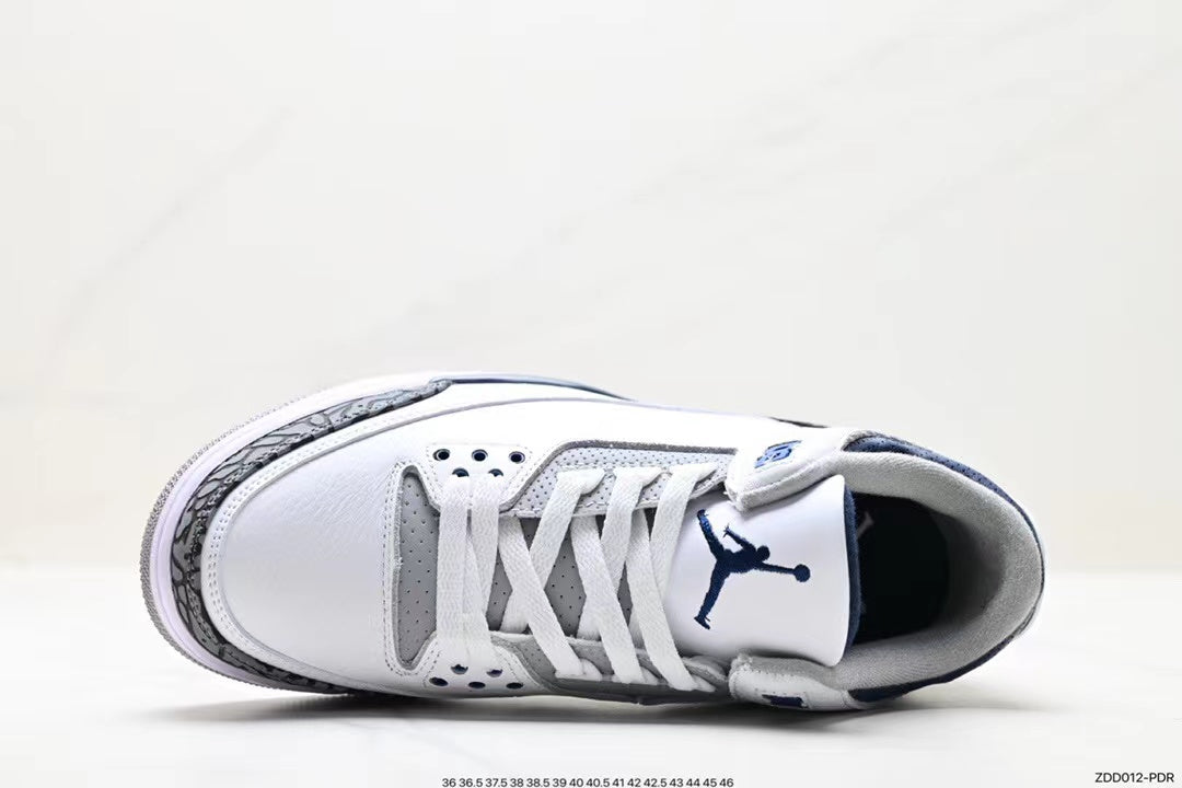Tenis Jordan 3 Retro Blanco Azul Oscuro.