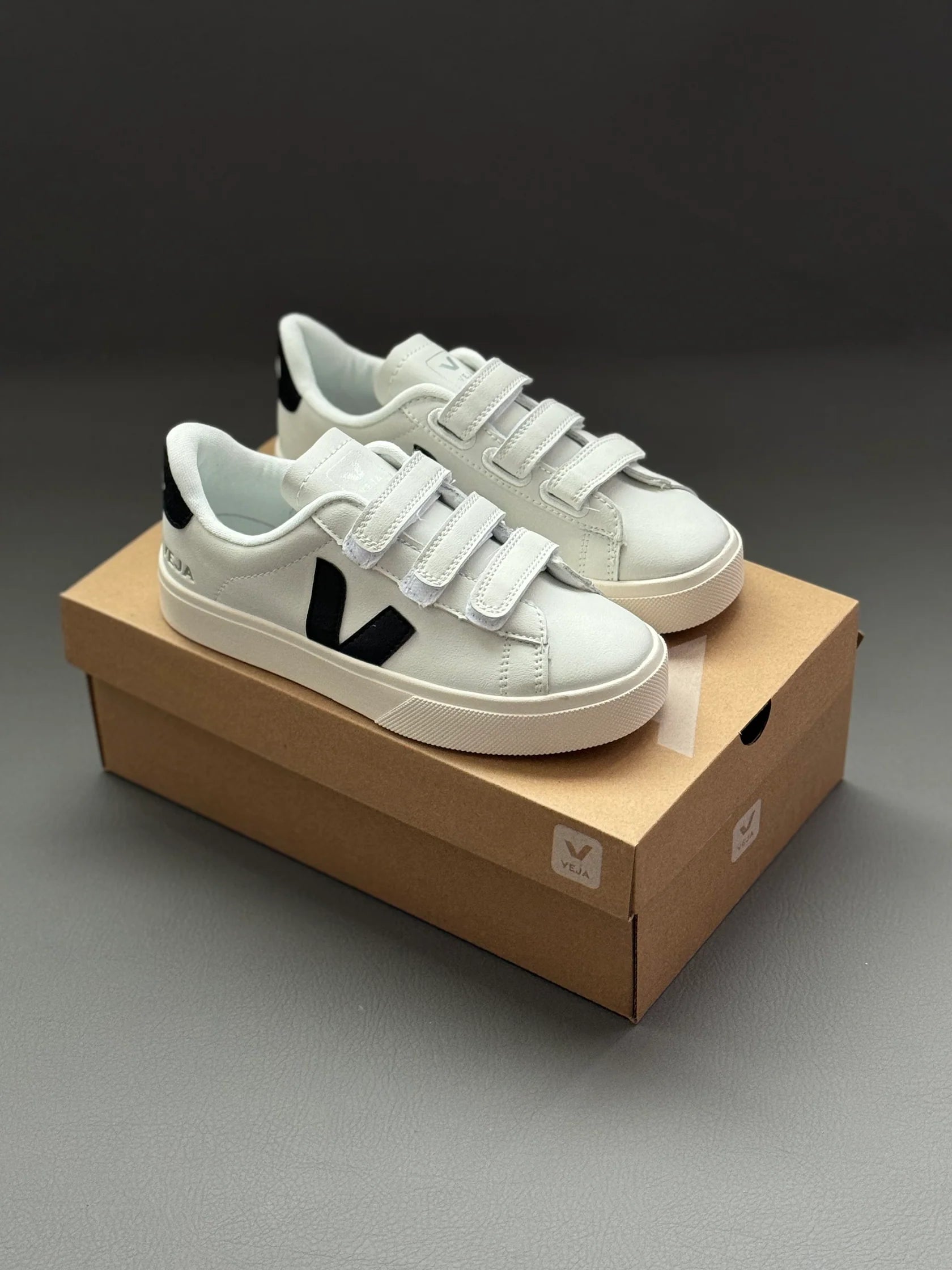 Tenis Veja Blanco Negro.