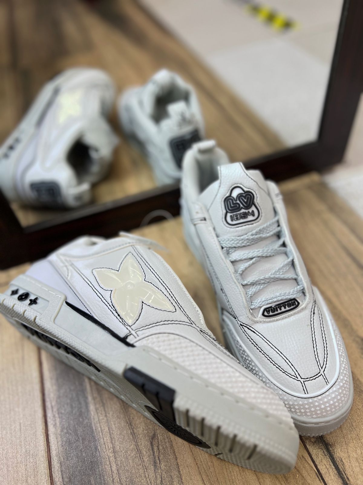 TENIS LOUIS VUITTON SKATE BLANCO NEGRO