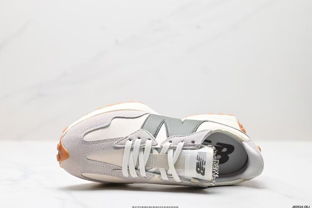 Tenis New Balance 327 Blanco Negro.