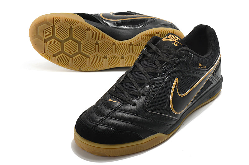 Zapatillas Supreme SB Gato Negro suela goma.