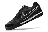 Zapatillas Supreme SB Gato Negro suela goma negra.
