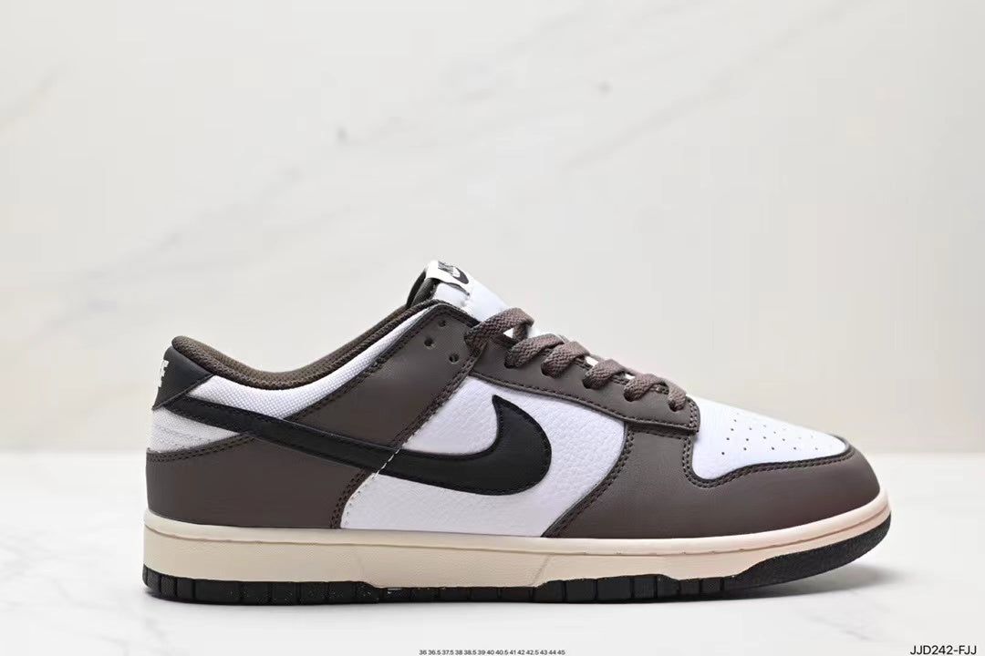 Tenis SB Dunk Low Cafe Blanco.