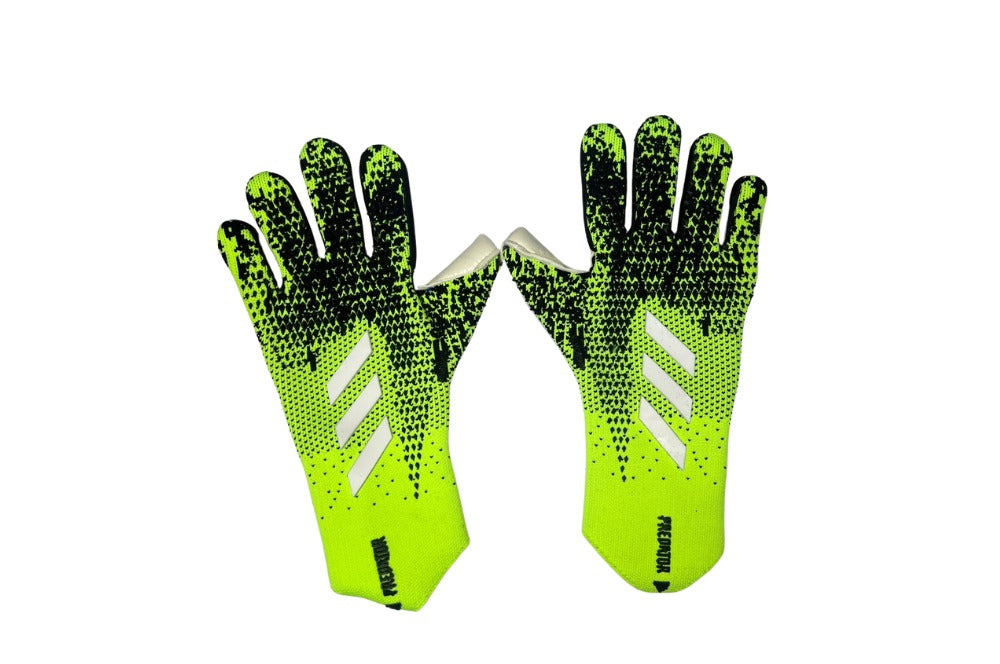Guantes de portero Predator Mutator verde.