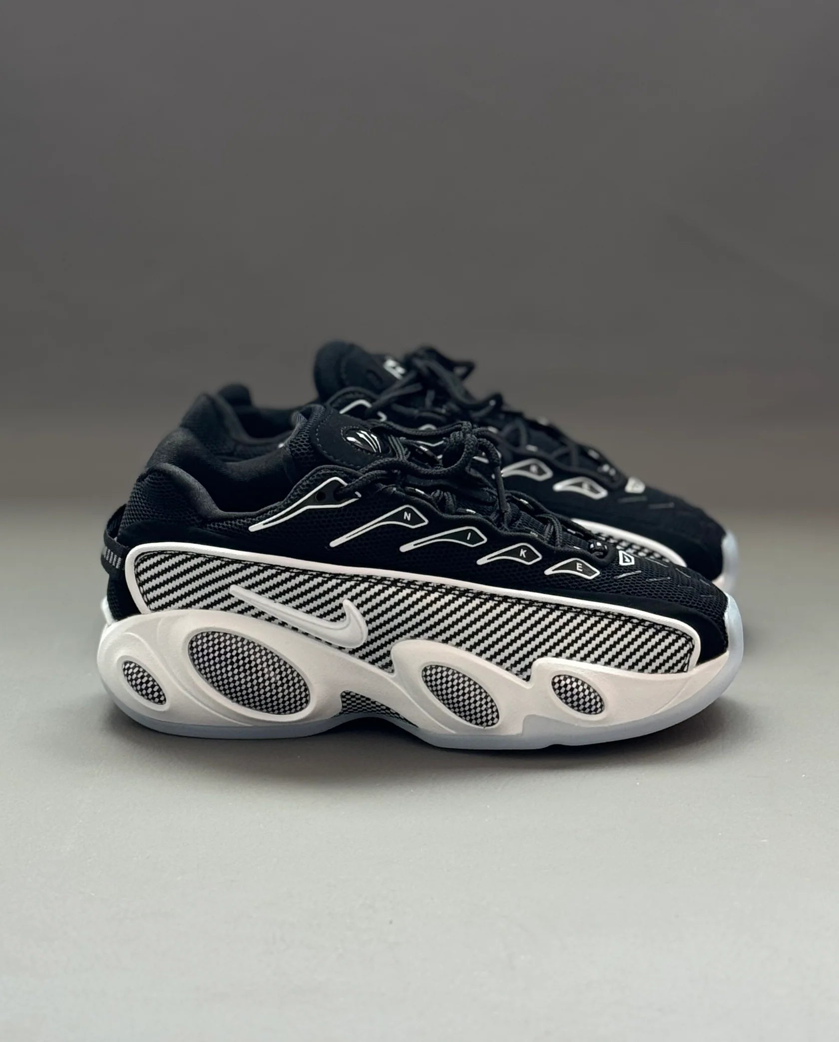Tenis Step Air Terra/Nocta Negro/Blanco.