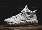 Tenis Air More Uptempo Blanco Cafe.