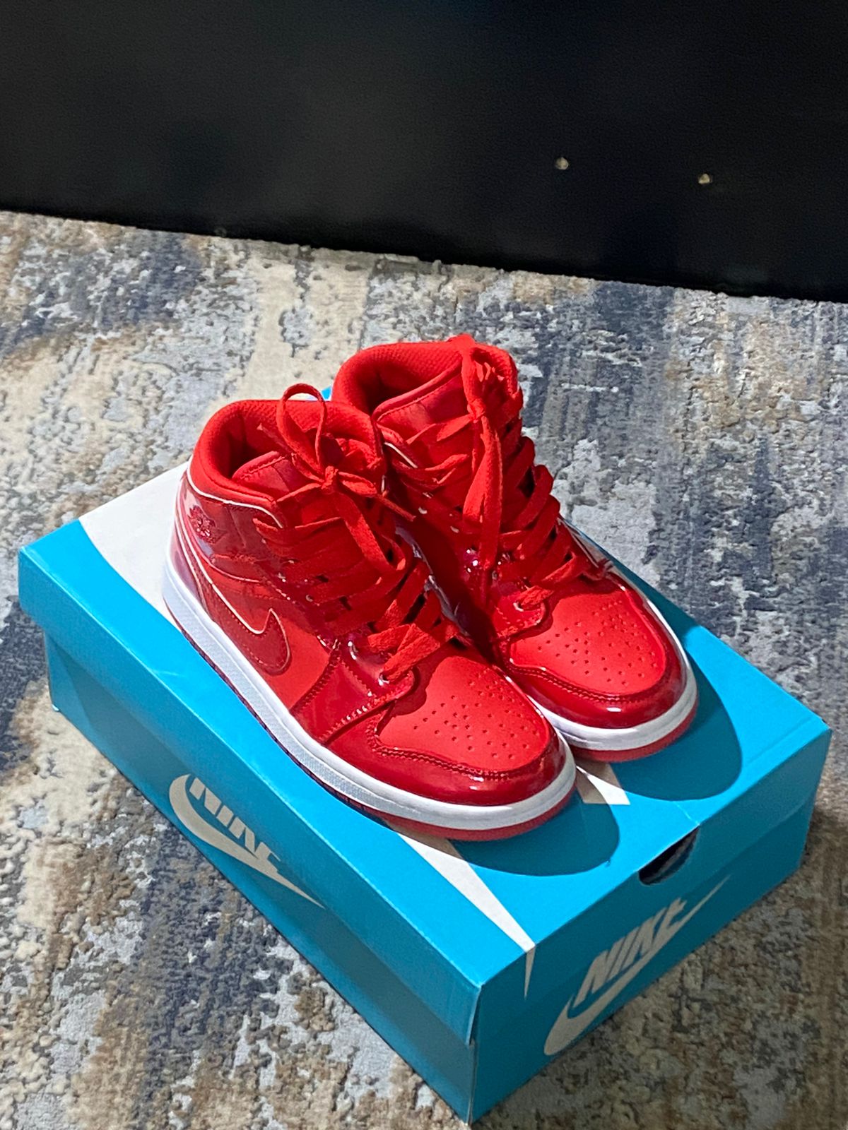Tenis Jordan 1 Retro Rojo.