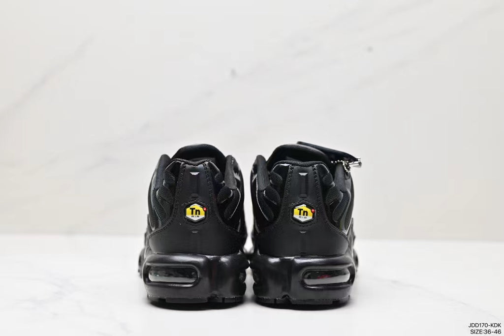 Tenis Air Max Plus Tn Totalmente Negro.