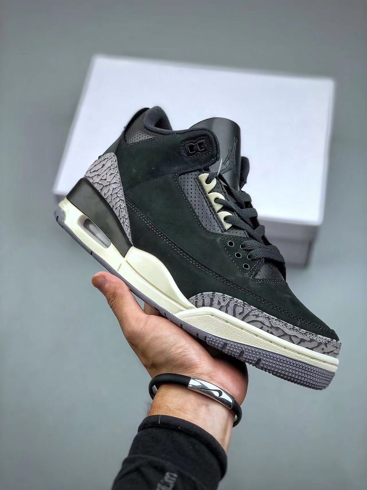 Tenis Jordan 3 Retro Negro Blanco.