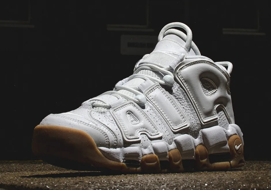 Tenis Air More Uptempo Blanco Cafe.