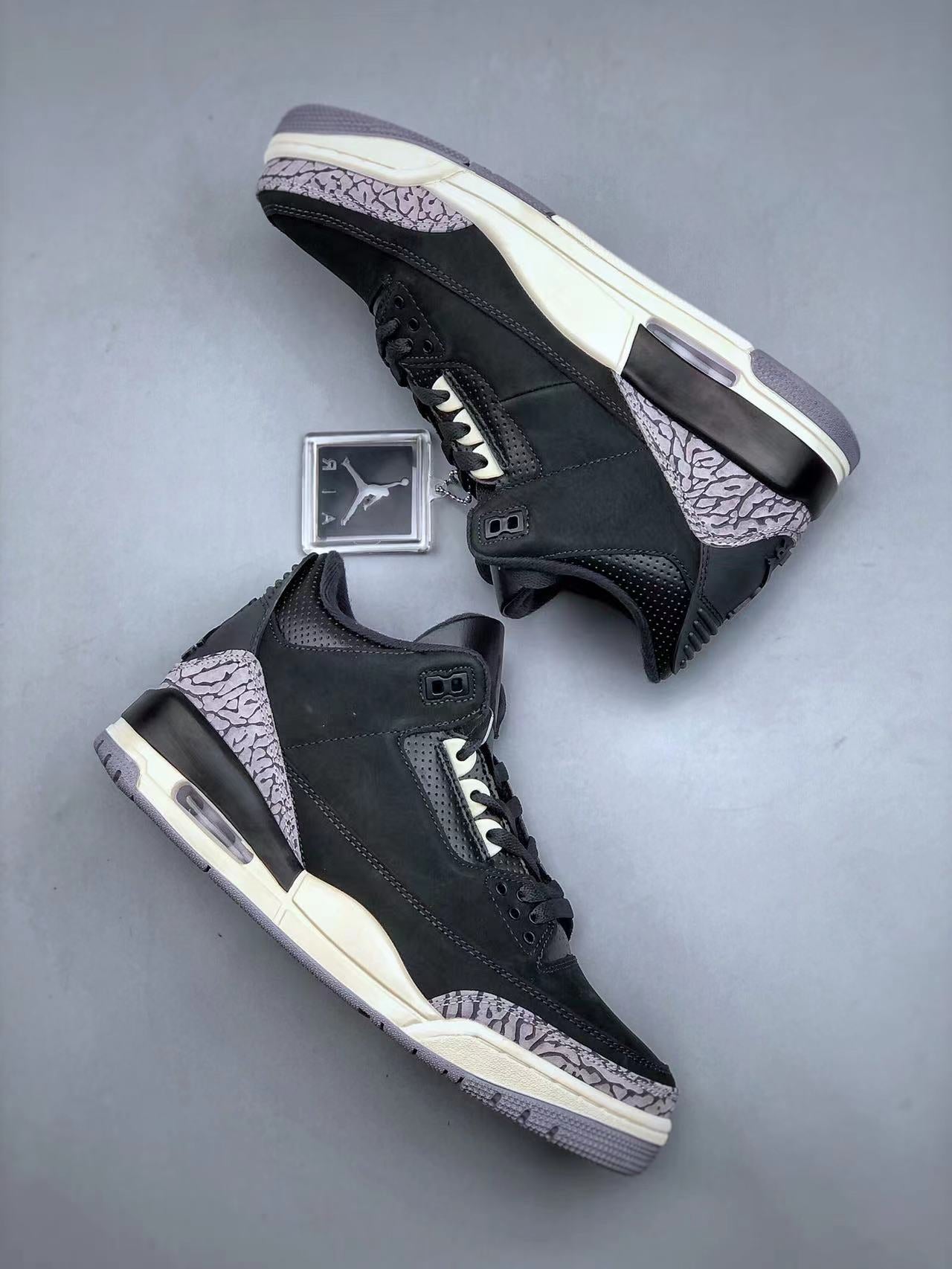 Tenis Jordan 3 Retro Negro Blanco.