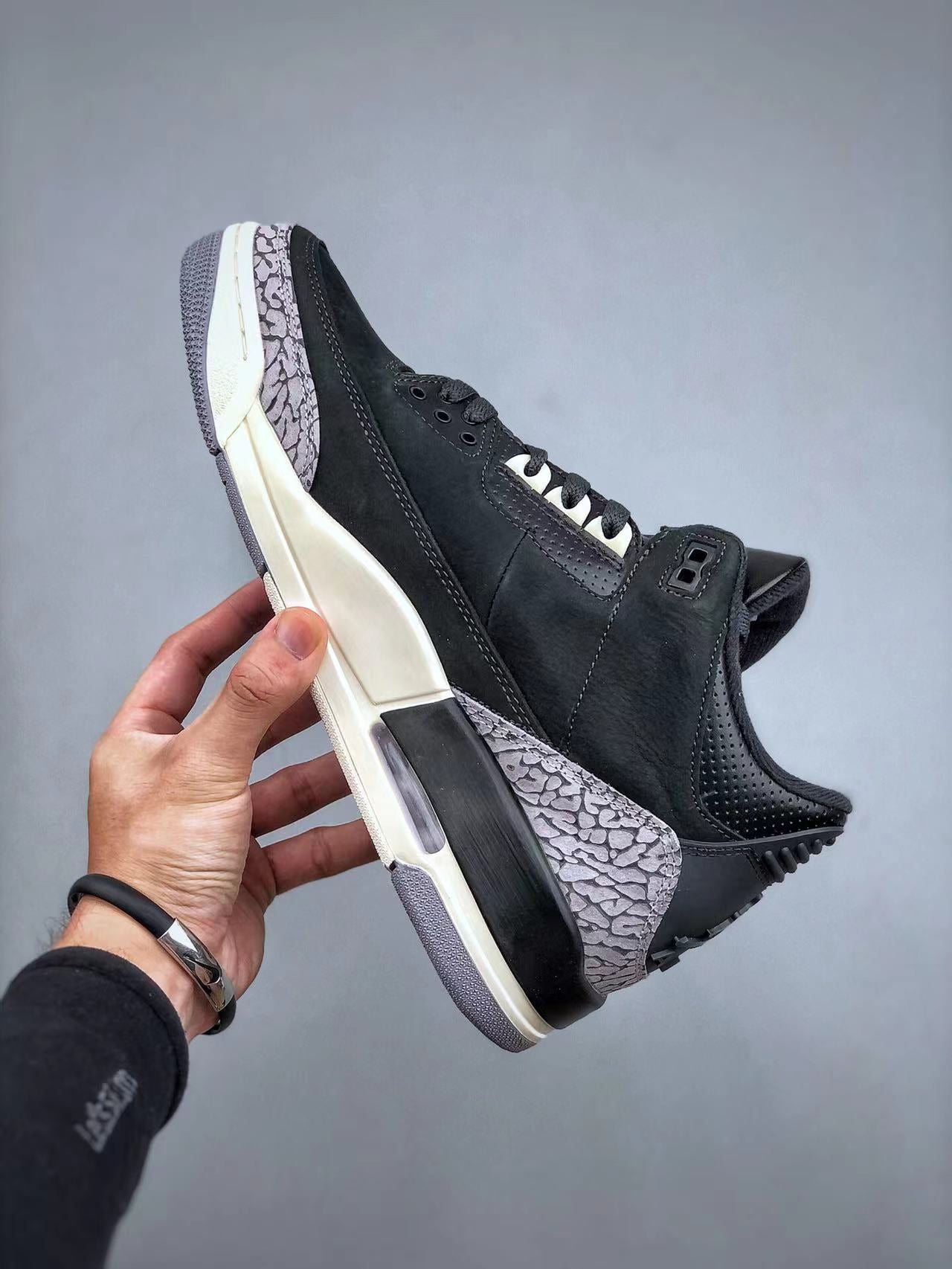 Tenis Jordan 3 Retro Negro Blanco.