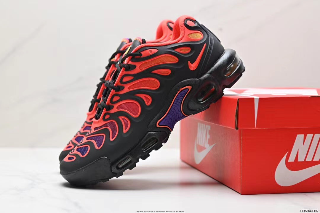 Tenis Air Max Plus Negros Rojo.