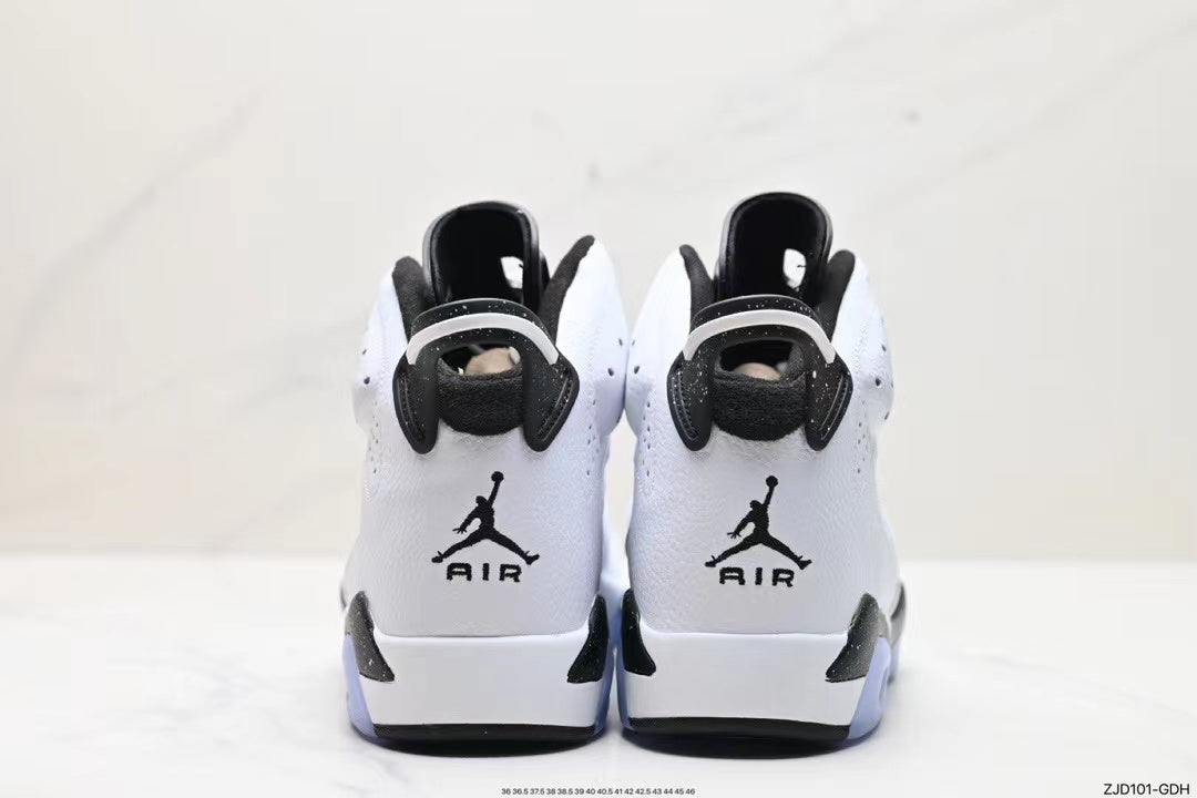 Tenis Jordan 6 Retro Blanco Negro.