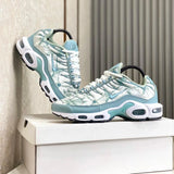 Tenis Air Max Plus Azul Blanco Claro.