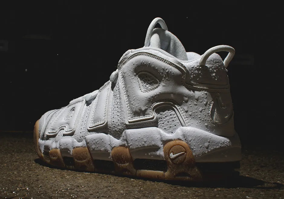 Tenis Air More Uptempo Blanco Cafe.