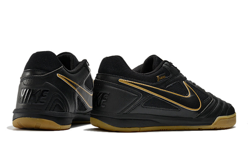 Zapatillas Supreme SB Gato Negro suela goma.