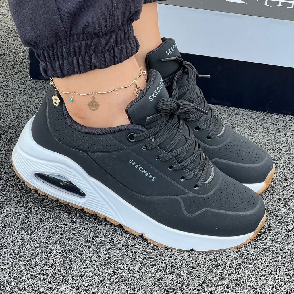 Tenis Skechers Negro.