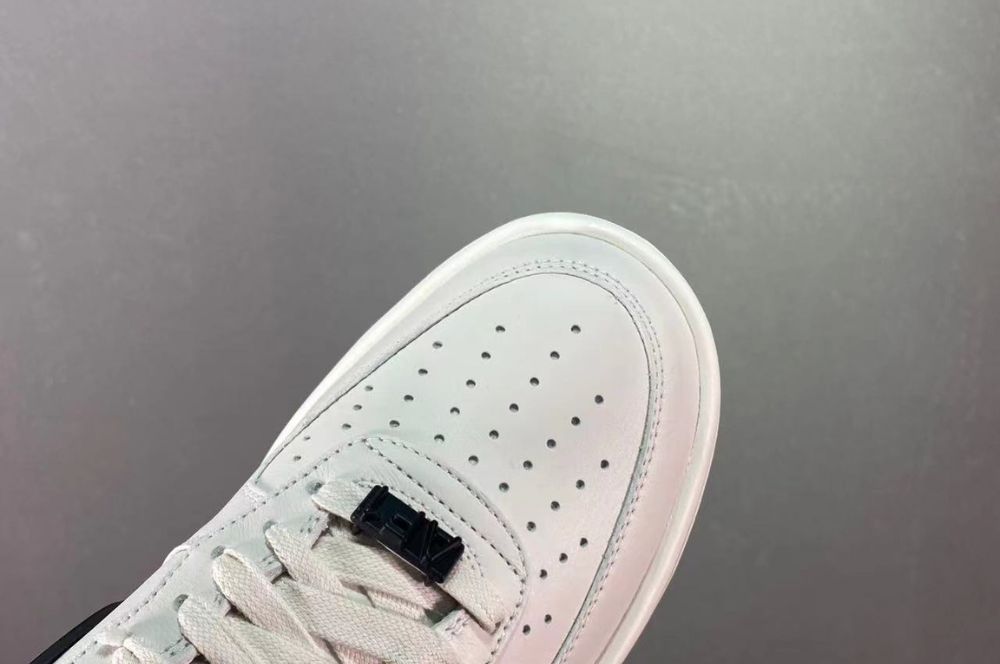 Tenis Air Force 1 AMBUSH Blanco Negro