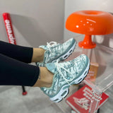 Tenis Air Max Plus Azul Blanco Claro.