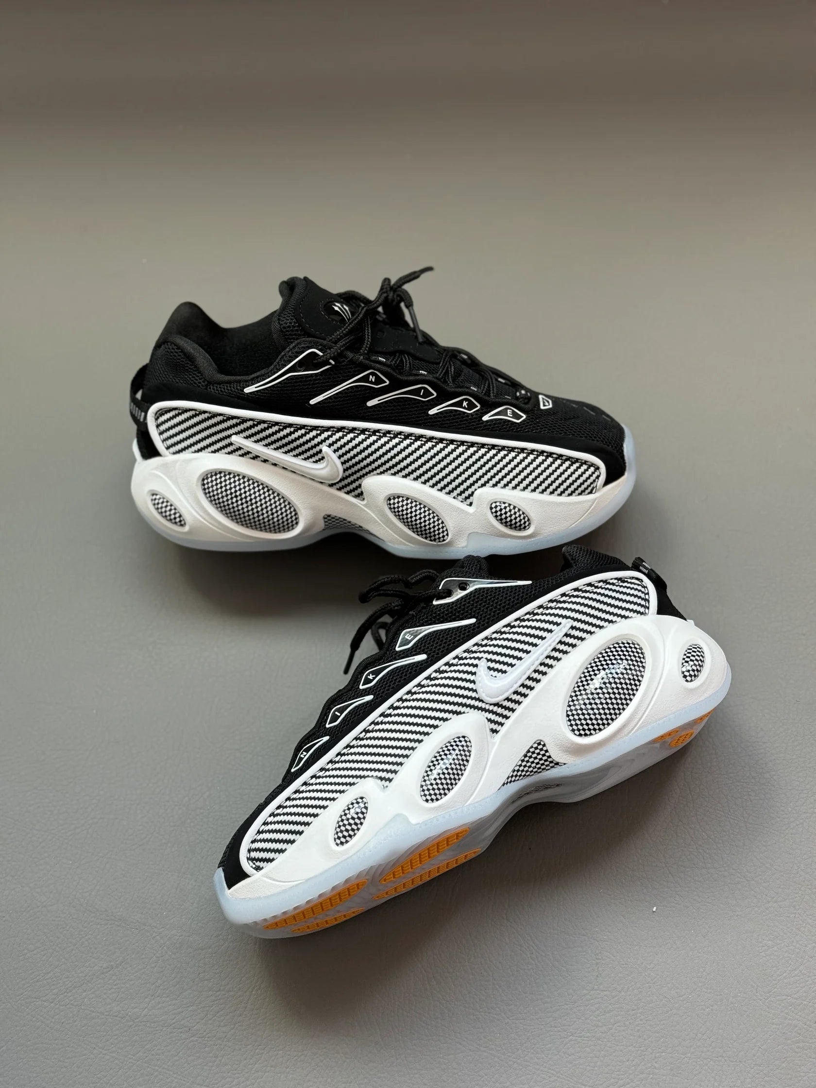 Tenis Step Air Terra/Nocta Negro/Blanco.