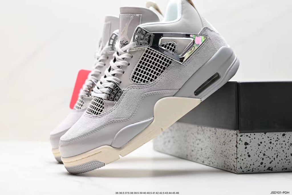Tenis Jordan 4 Retro Blanco Gris.