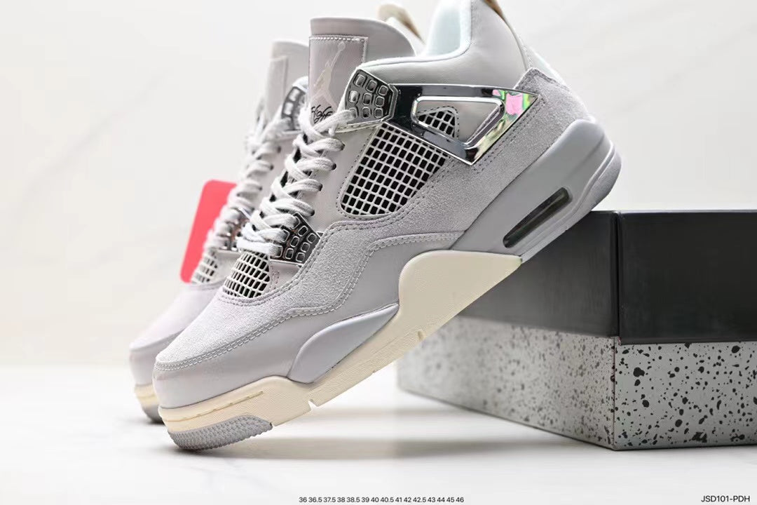 Tenis Jordan 4 Retro Blanco Gris.