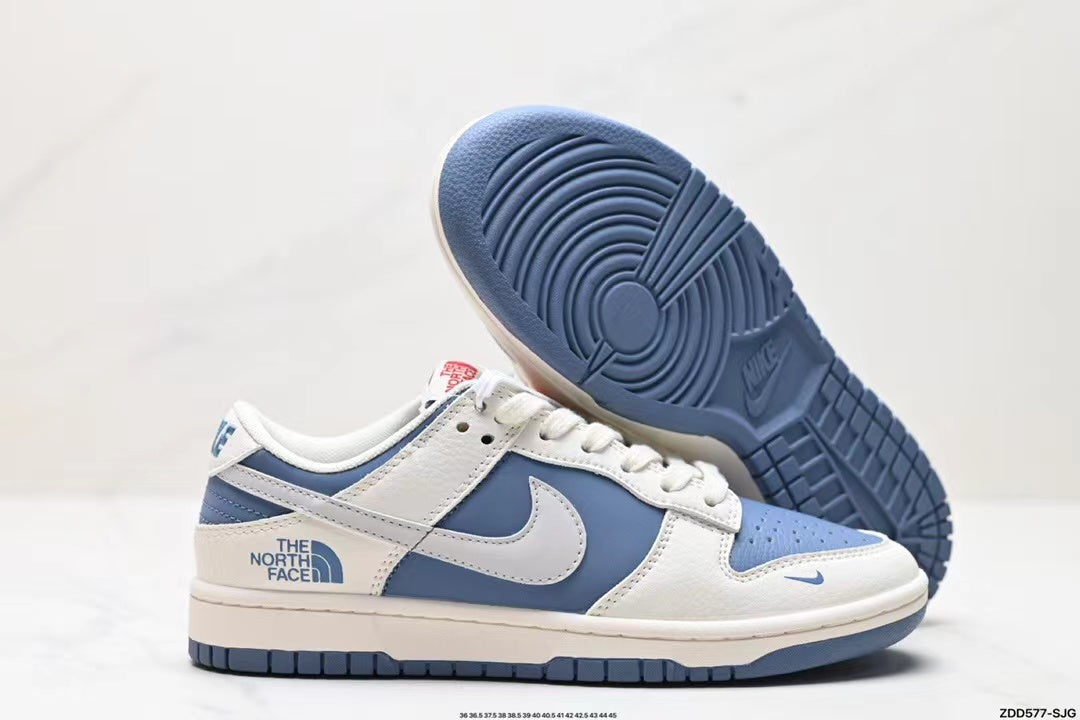 Tenis SB Dunk Low Blanco Azul The North Face
