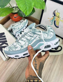 Tenis Air Max Plus Azul Blanco Claro.