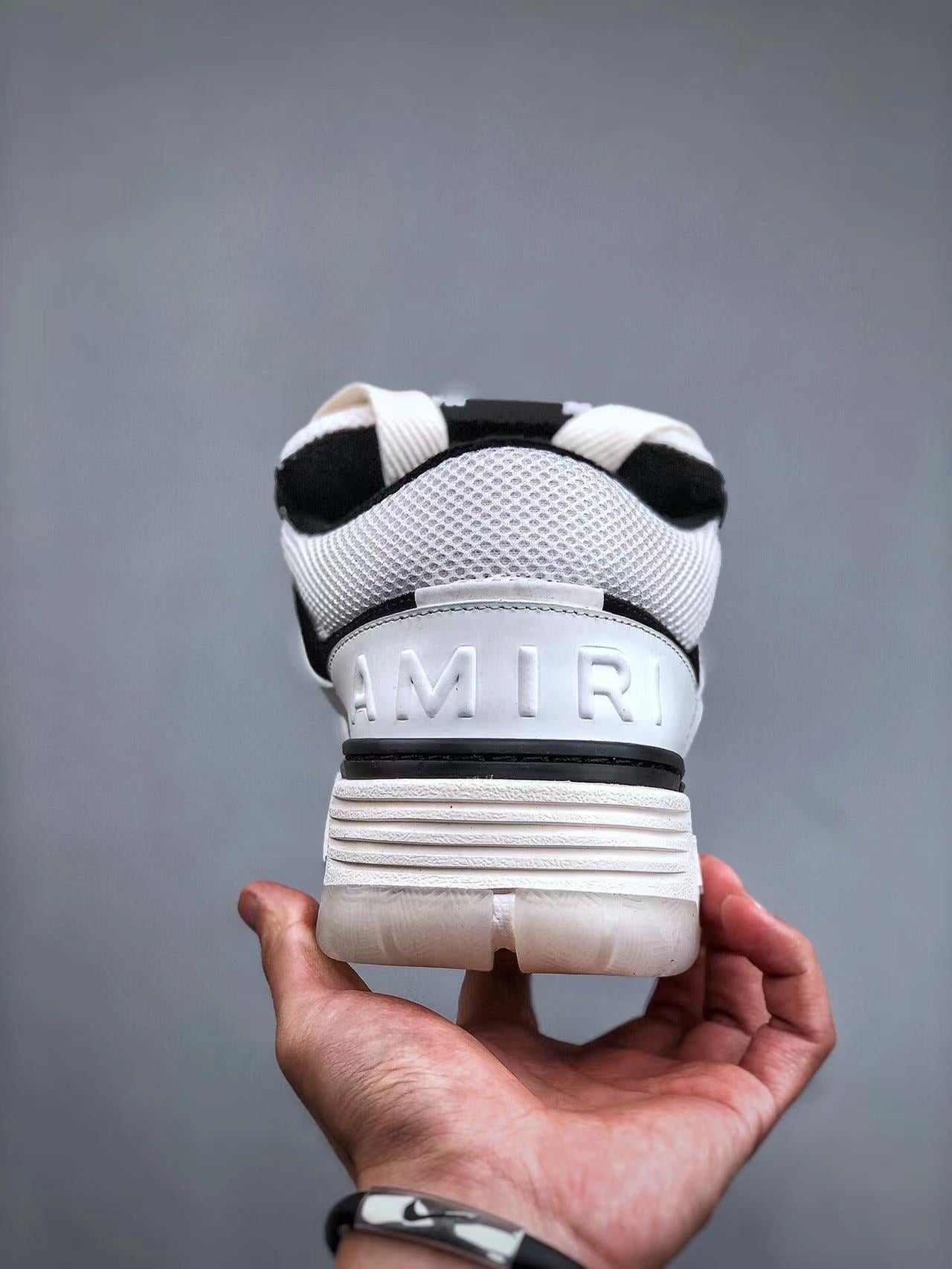Tenis Amiri Blanco Negro.