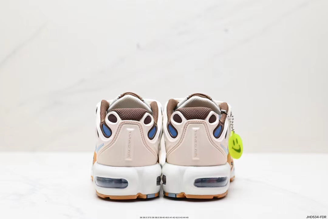 Tenis Air Max Plus Blanco Cafe.