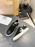 Tenis Veja Negro.