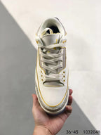 Tenis Jordan 3 Retro Blanco multicolor.