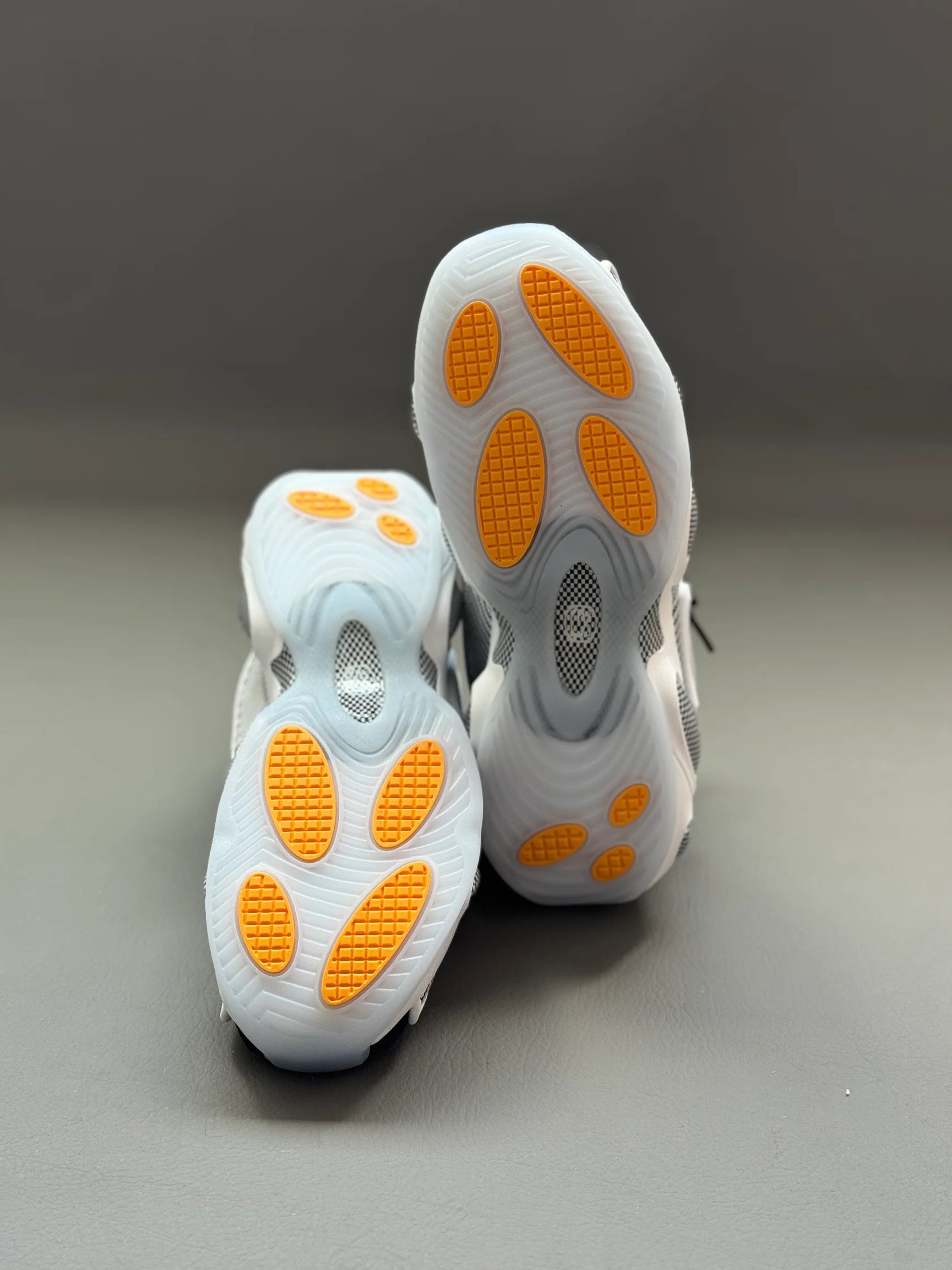 Tenis Step Air Terra/Nocta Negro/Blanco.