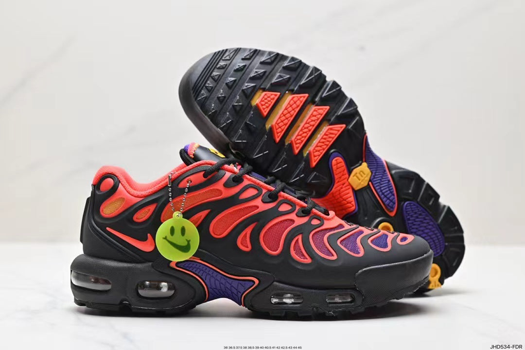Tenis Air Max Plus Negros Rojo.
