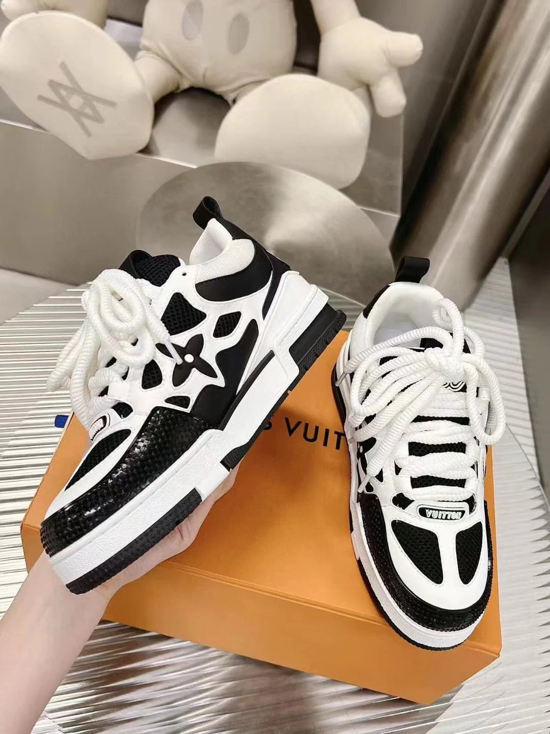 Tenis Louis Vuitton Blanco Negro.