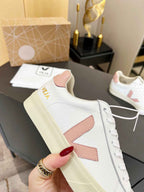 TENIS VEJA BLANCO ROSA.