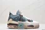 Tenis Jordan 4 Retro Blanco Azul.