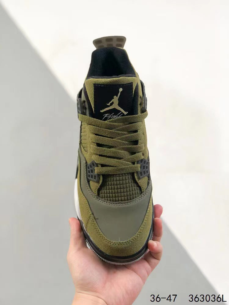 Tenis Jordan 4 Retro Verde Oscuro.