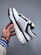 Tenis Amiri Blanco Negro.