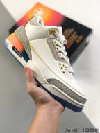 Tenis Jordan 3 Retro Blanco multicolor.
