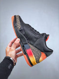 Tenis Jordan 3 Retro Negro Suela Naranja.