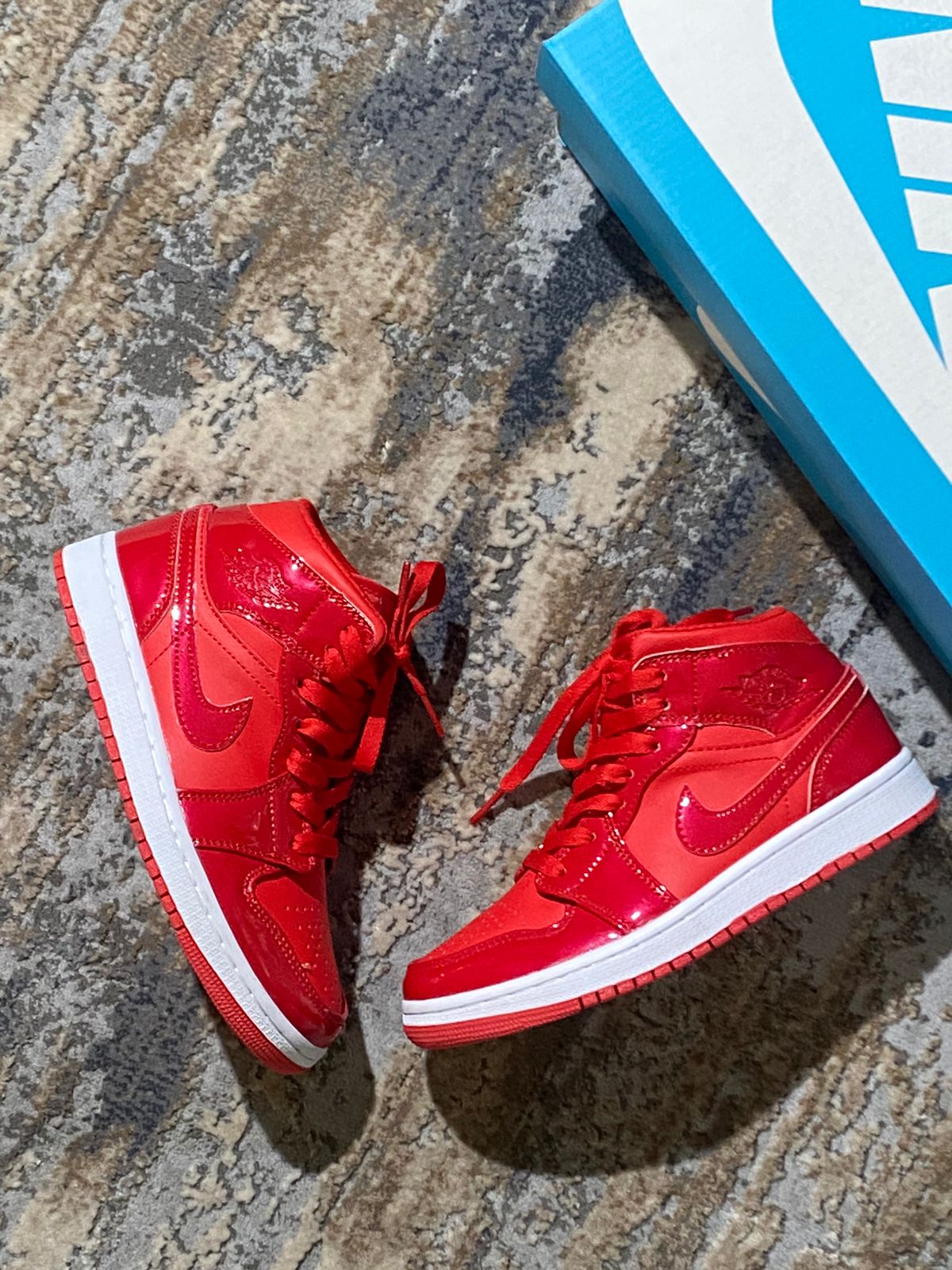 Tenis Jordan 1 Retro Rojo.