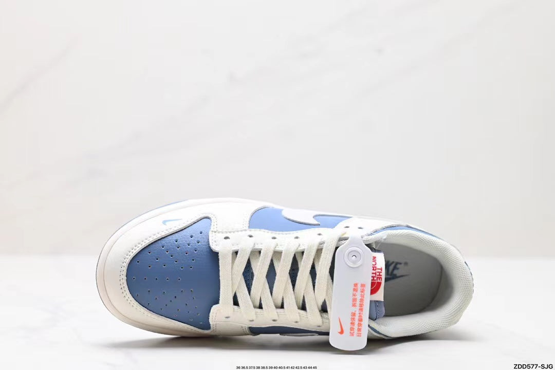 Tenis SB Dunk Low Blanco Azul The North Face