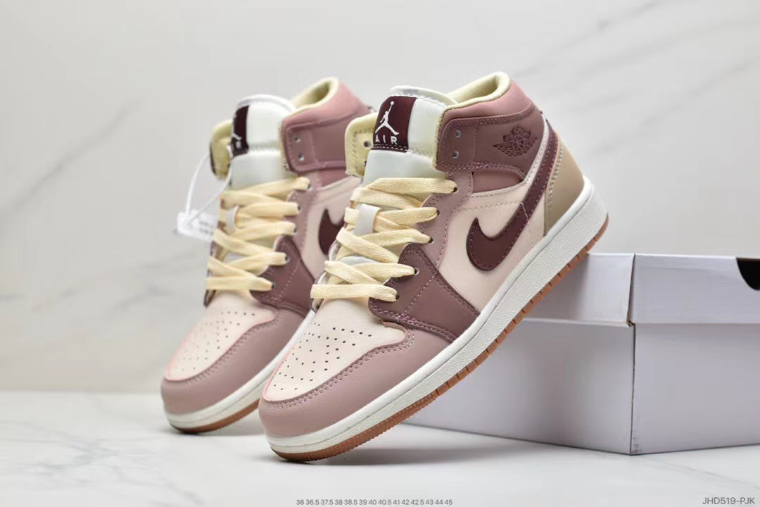 Tenis Jordan 1 Retro Bota Veig