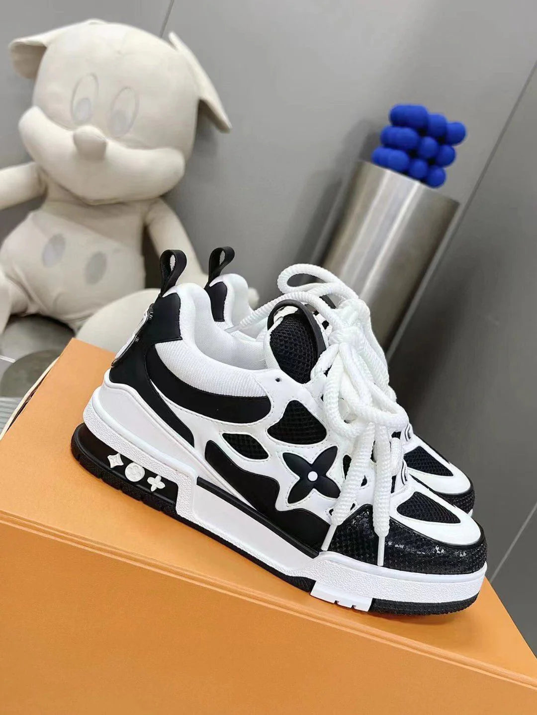 Tenis Louis Vuitton Blanco Negro.