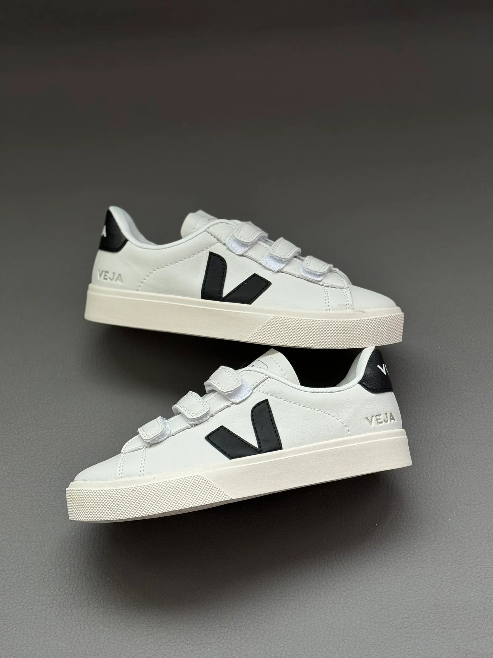 Tenis Veja Blanco Negro.