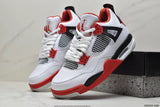 Tenis Jordan 4 Retro Blanco Rojo.