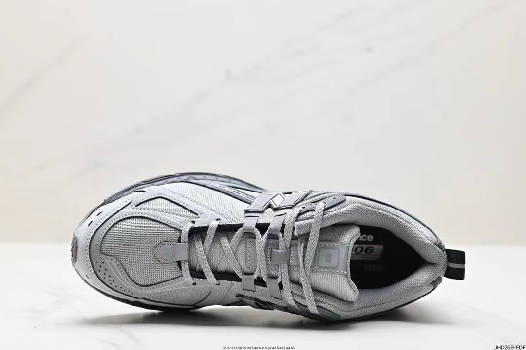 Tenis New Balance 1906 Gris Negro.