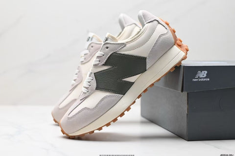 Tenis New Balance 327 Blanco Negro.